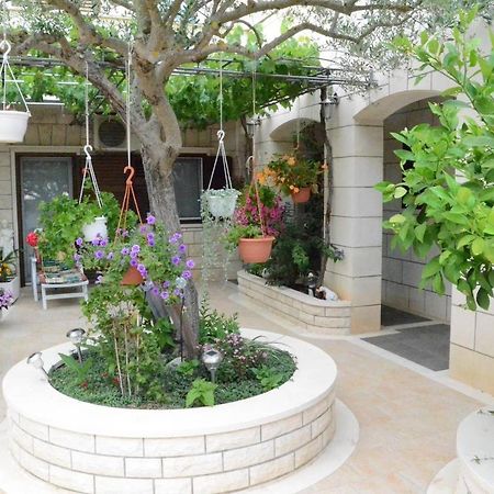 Apartments Darija & Pero Пучишча Екстериор снимка