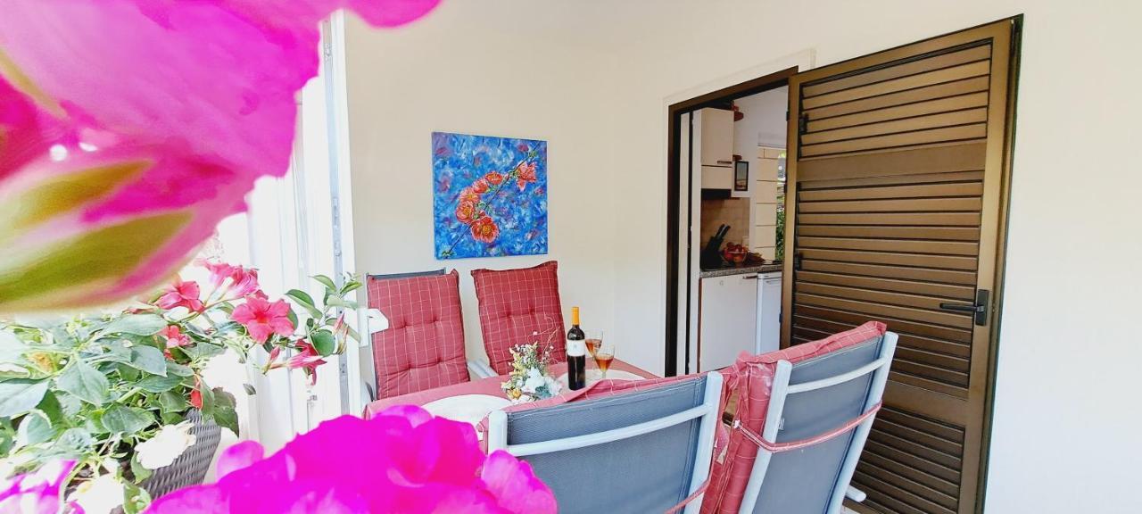 Apartments Darija & Pero Пучишча Екстериор снимка