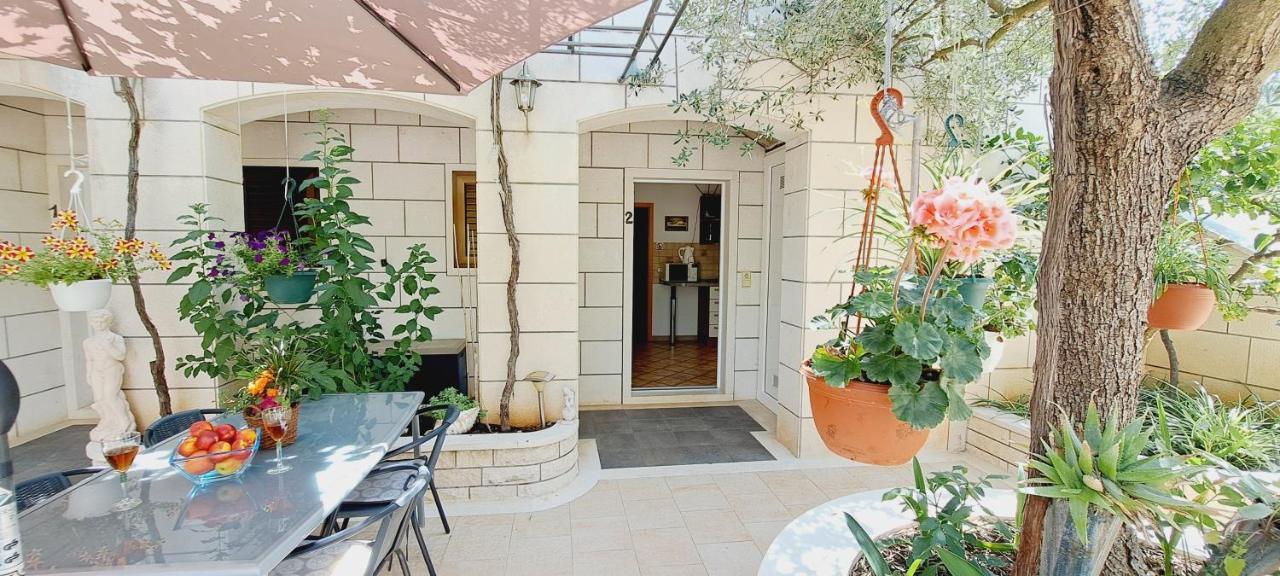 Apartments Darija & Pero Пучишча Екстериор снимка