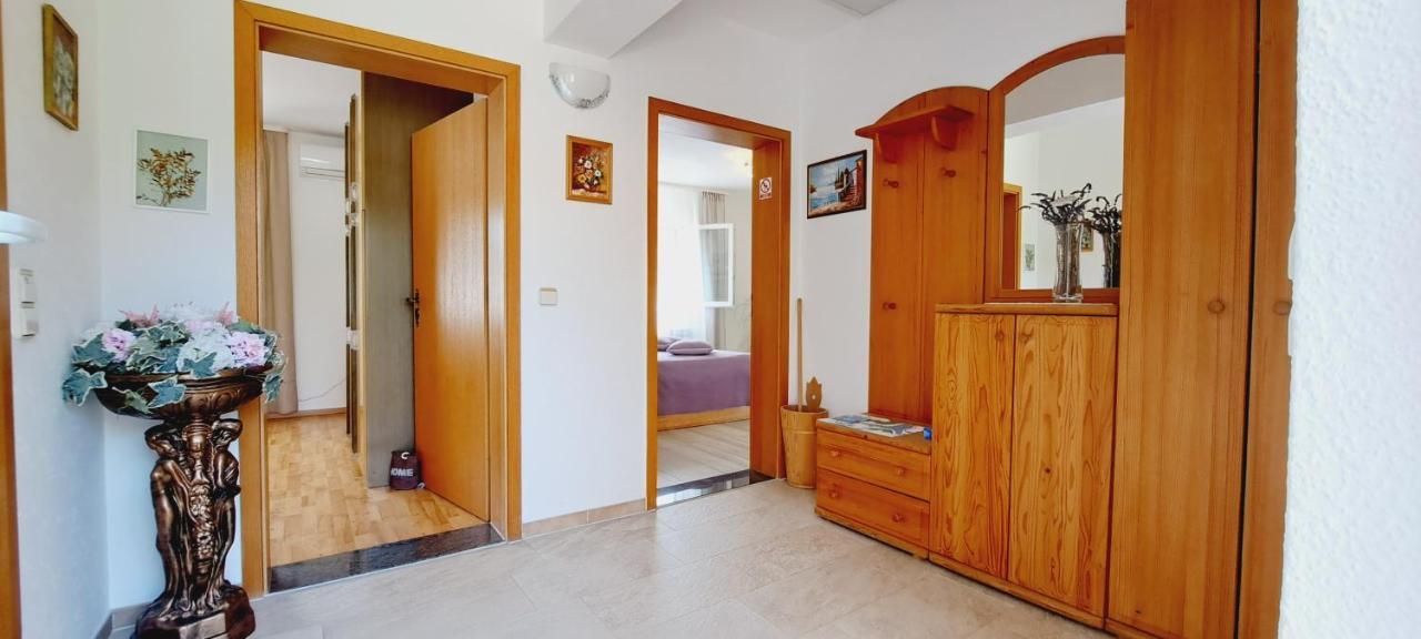 Apartments Darija & Pero Пучишча Екстериор снимка