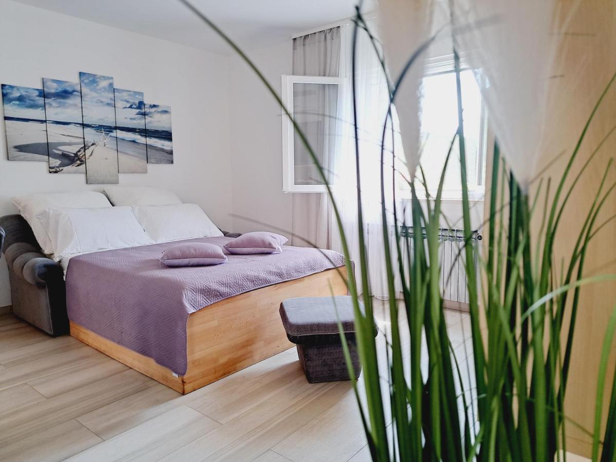 Apartments Darija & Pero Пучишча Екстериор снимка