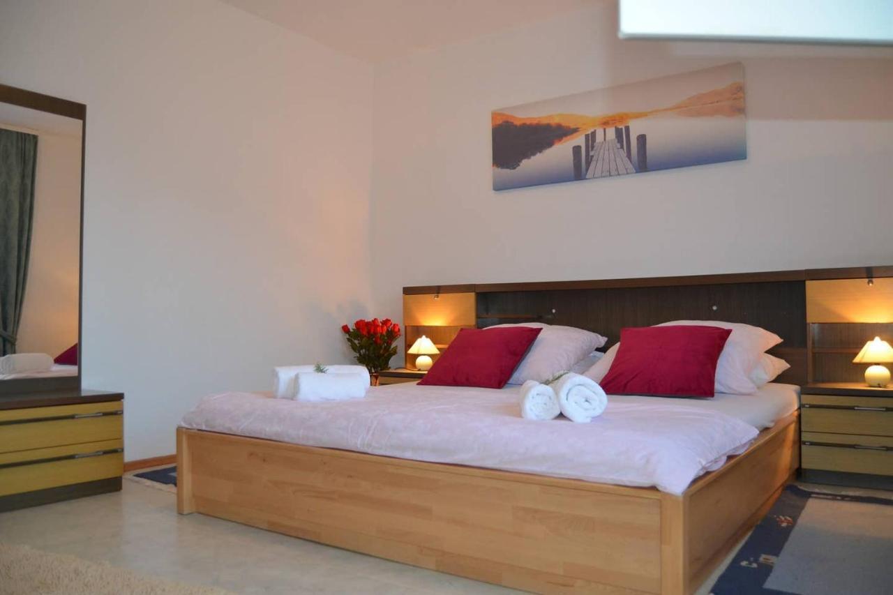Apartments Darija & Pero Пучишча Екстериор снимка